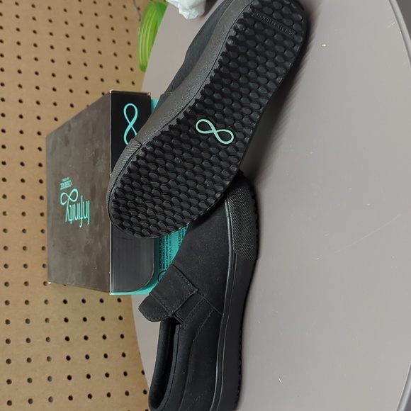 Infinity Rush in Black Canvas - Picture 2 of 4